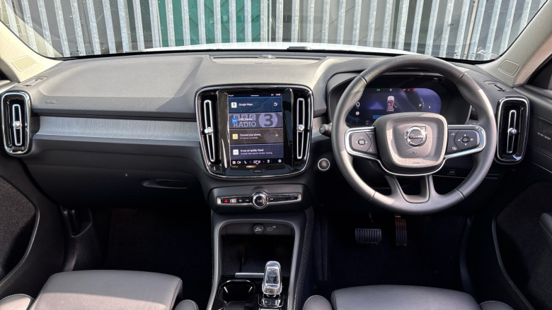 Volvo XC40 2.0 B4P Ultra Dark 5dr Auto Petrol Estate